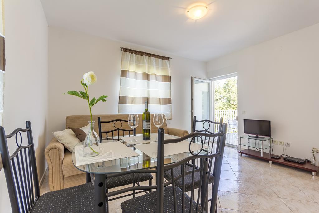 Apartments Alba Fažana Εξωτερικό φωτογραφία