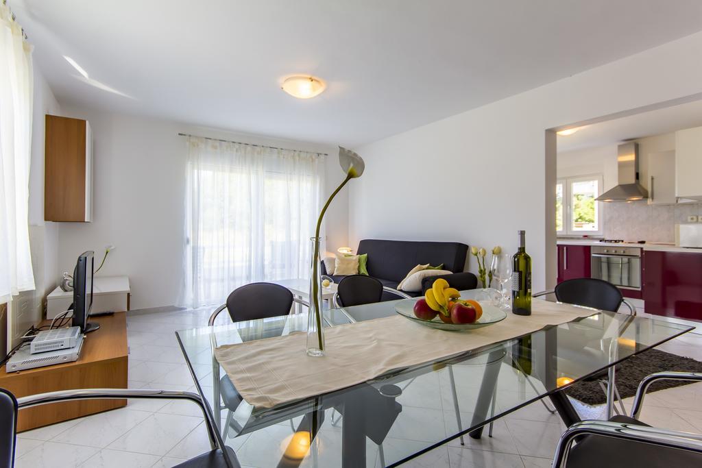 Apartments Alba Fažana Εξωτερικό φωτογραφία